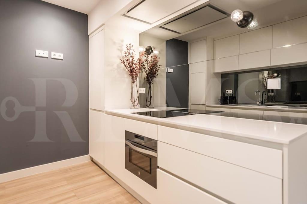 Penthouse Suite With Rooftop In The Heart Of Malaga By Rems Buitenkant foto