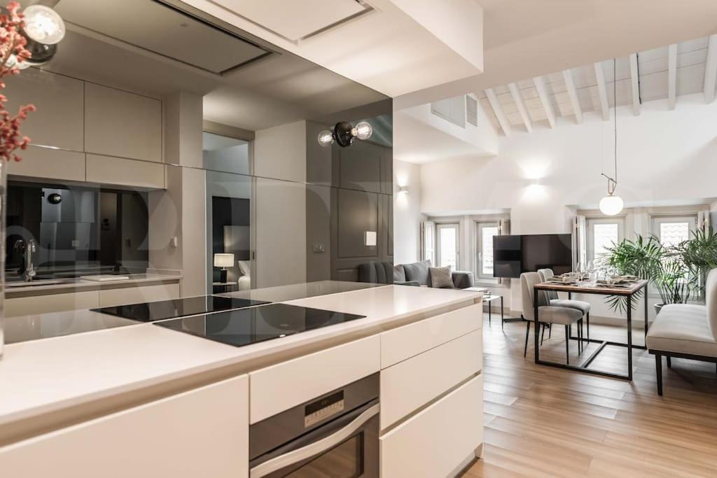 Penthouse Suite With Rooftop In The Heart Of Malaga By Rems Buitenkant foto
